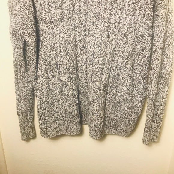 H&M Sweater - Picture 6 of 8